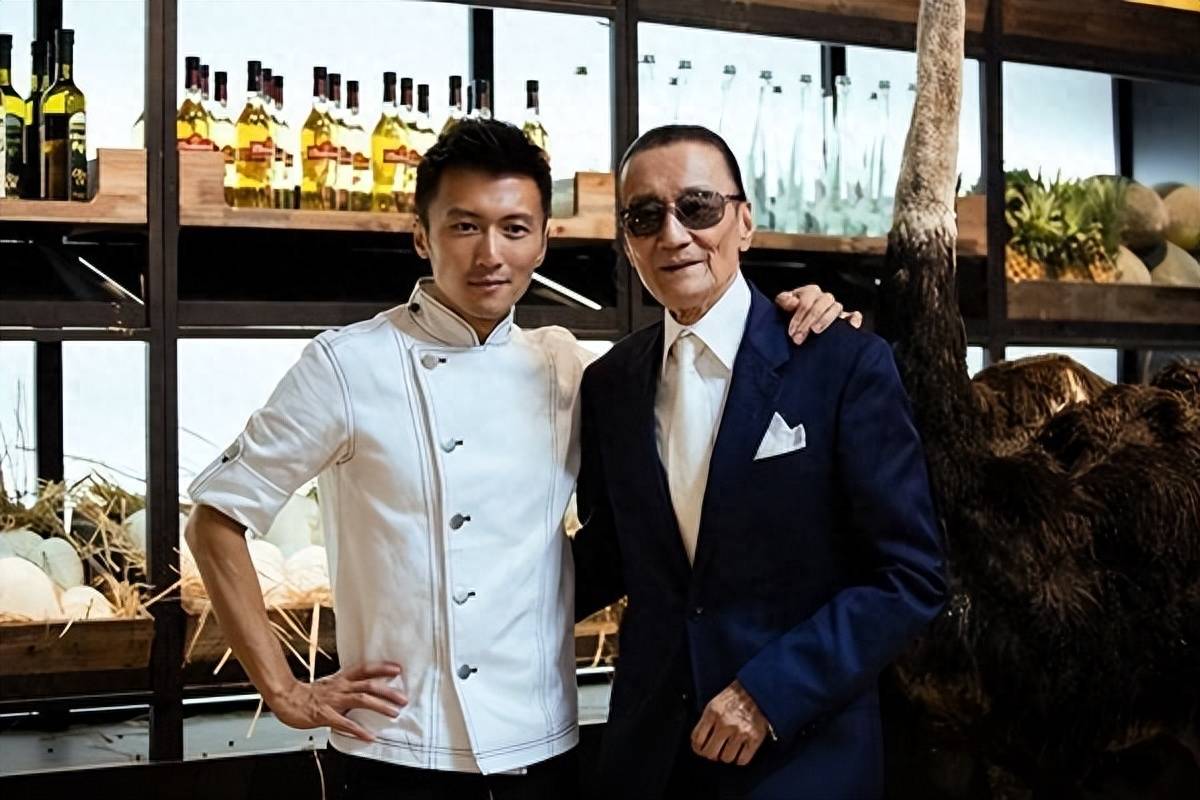 谢霆锋回归中国惹热议,网友们:终于做回"黄种人"!_加拿大_国籍_香港