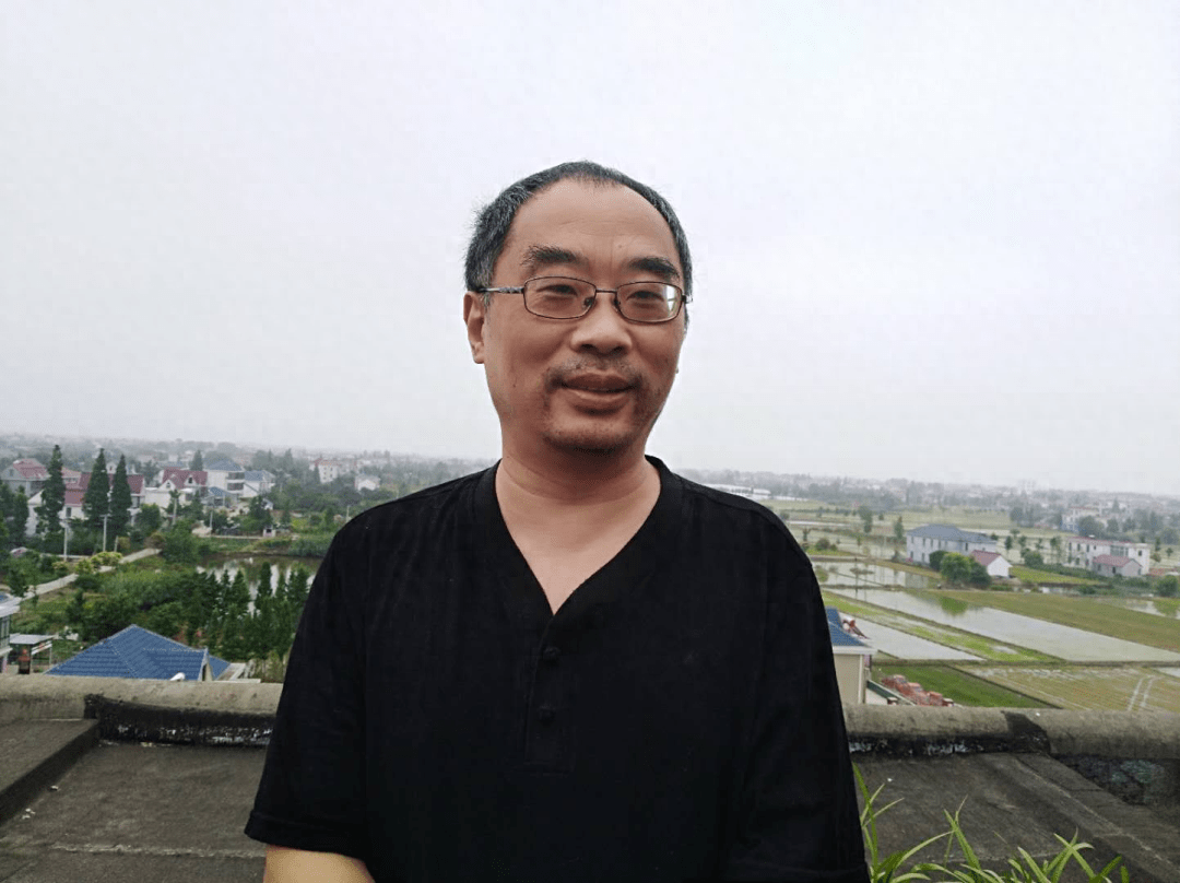 沈尘色江苏南通人.