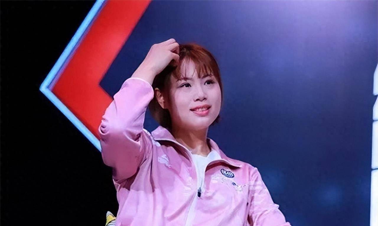 与儿子玩耍很开心,嫁小4岁高富帅老公_曾春蕾_生活_家庭