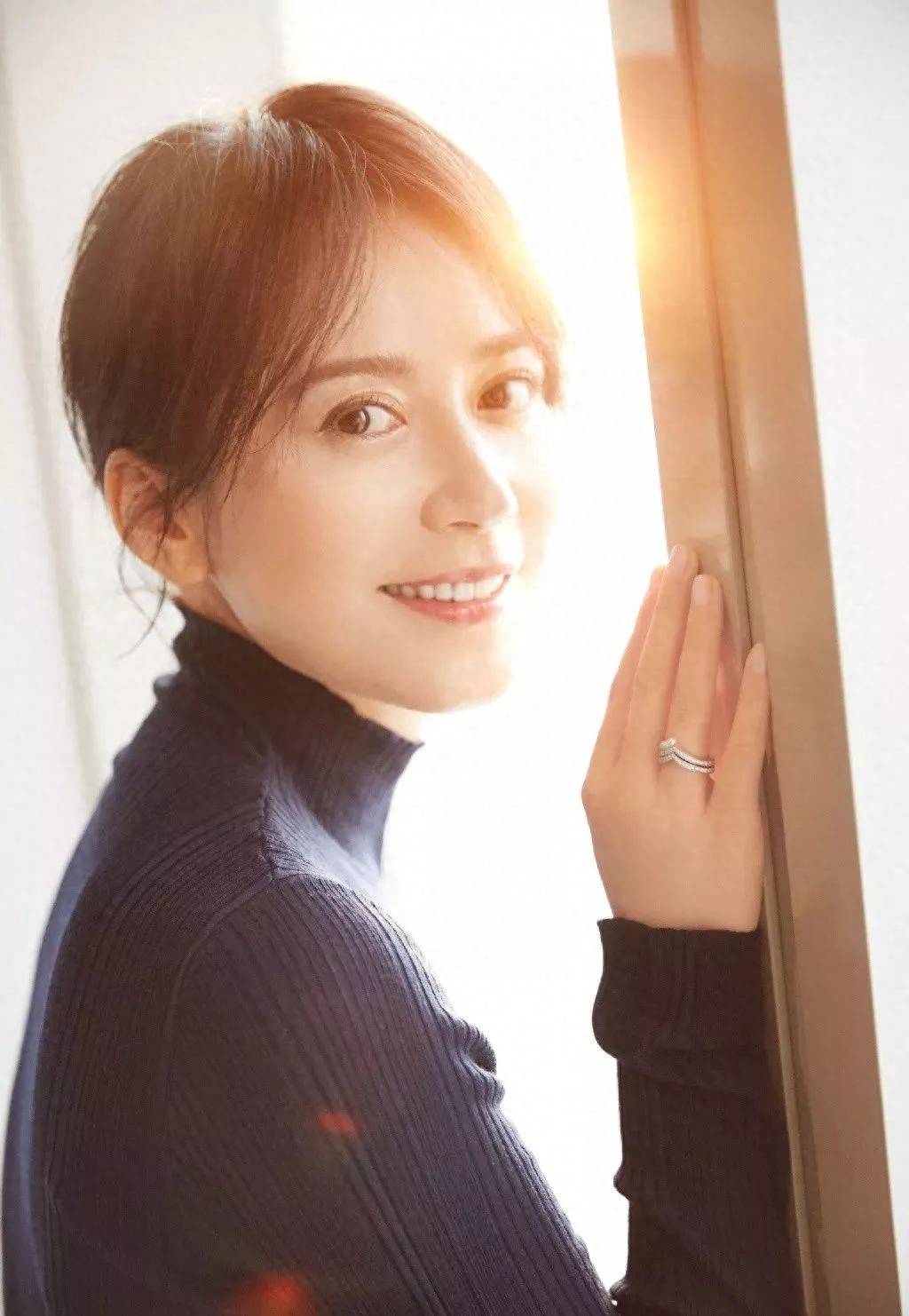 俞飞鸿年过50岁,终于说出终身不嫁的真相,你知道是因为什么吗?