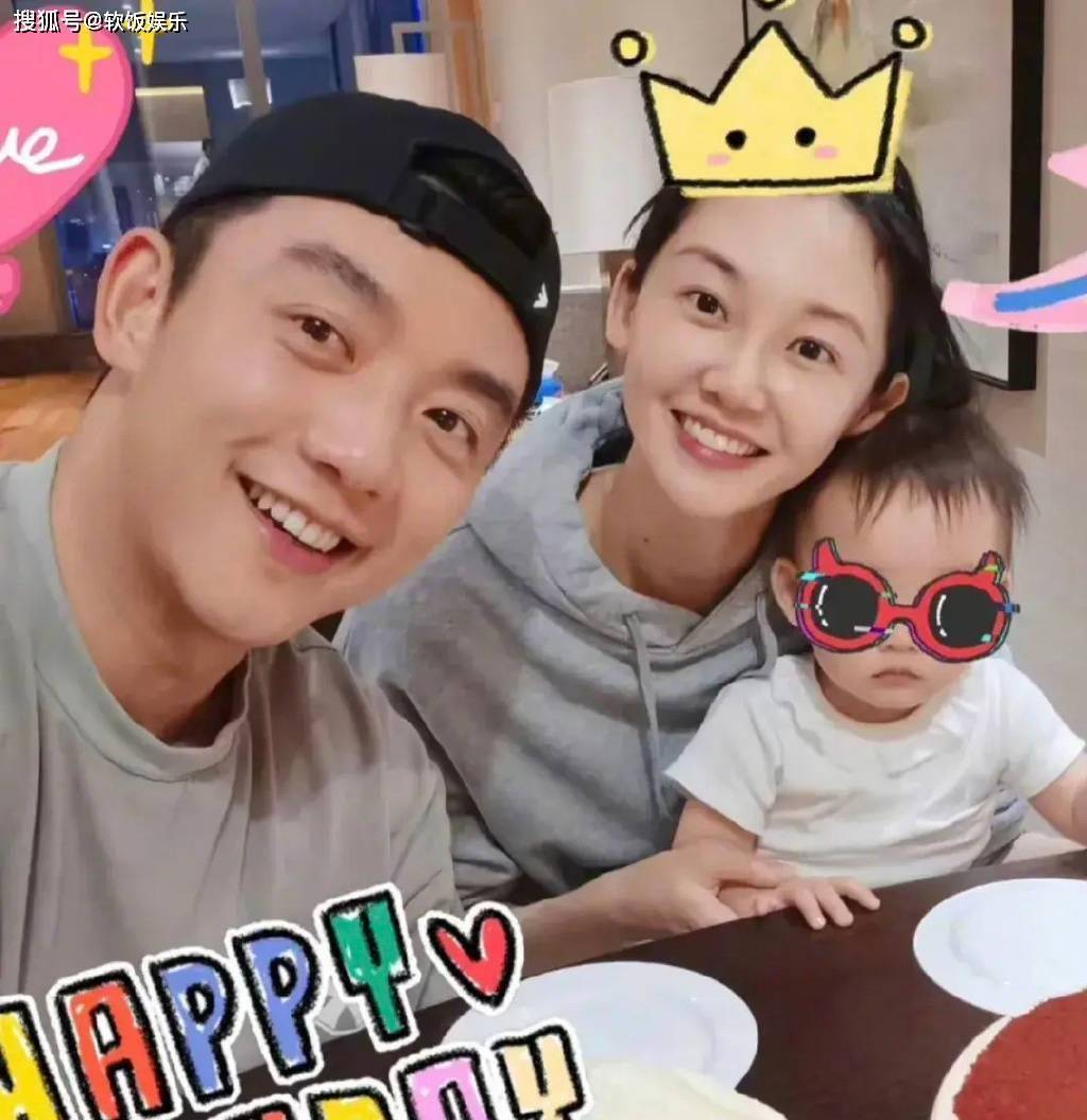 37岁郑恺带妻儿玩电动城!