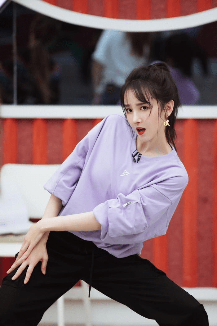 34岁陈小纭:中央芭蕾舞头牌身材火辣!