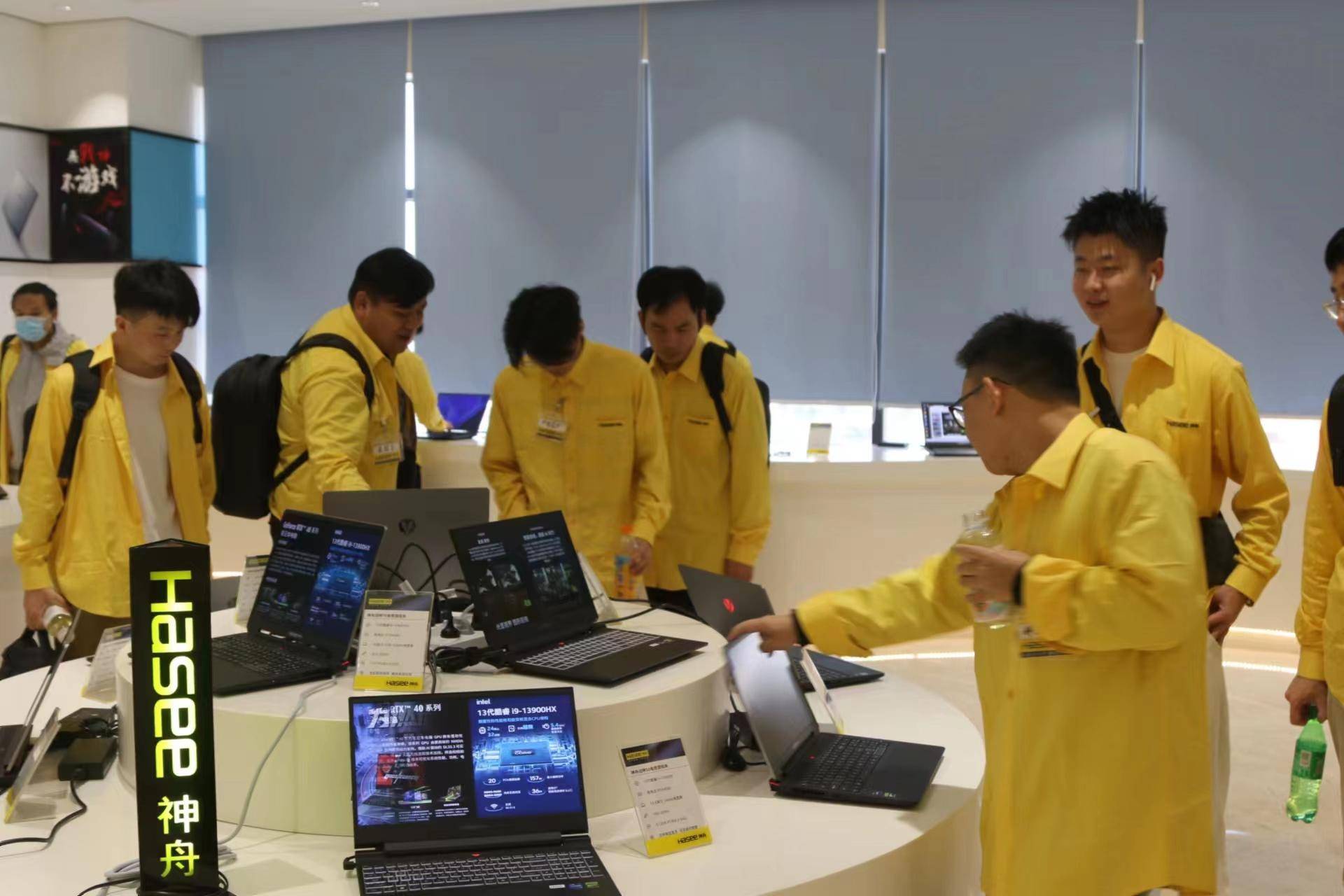 神舟电脑:携手共进,共创辉煌的品牌强化之旅