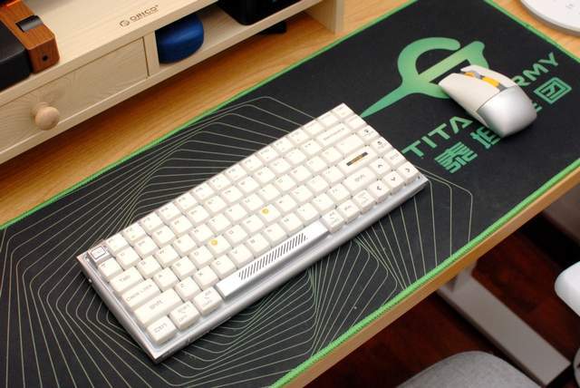 10月桌搭更新：多款数码好物升级分享，看看有没喜欢的？