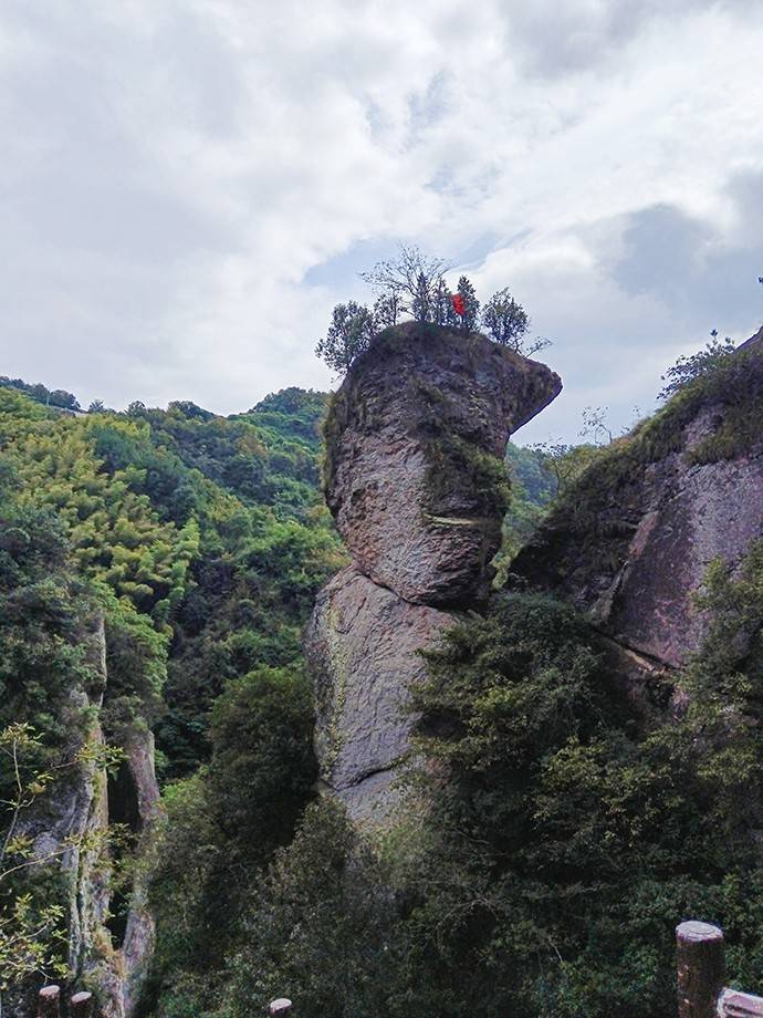 新昌十九峰景区韩妃江游步道徒步_游客_游人_基本