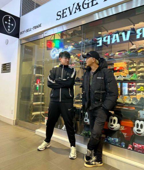 44岁罗志祥近况:花几十万买潮人单品,黑眼圈严重嘴唇发白很憔悴_明星