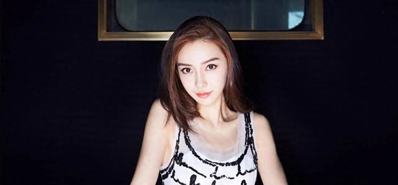 angelababy泳装照曝光,穿白色比基尼身材火辣,腰身纤细魅力十足_照片