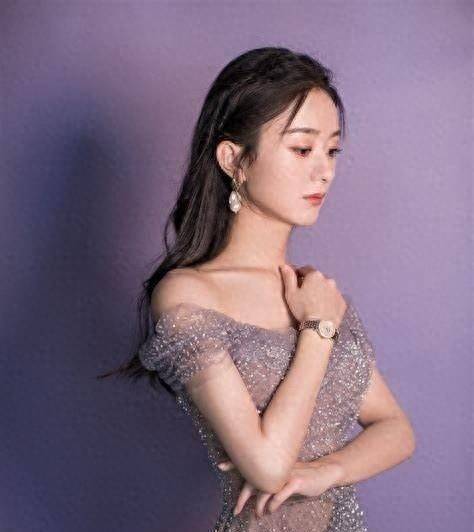 北京时间10月18日中午,中国娱乐圈传来了赵丽颖的消息!