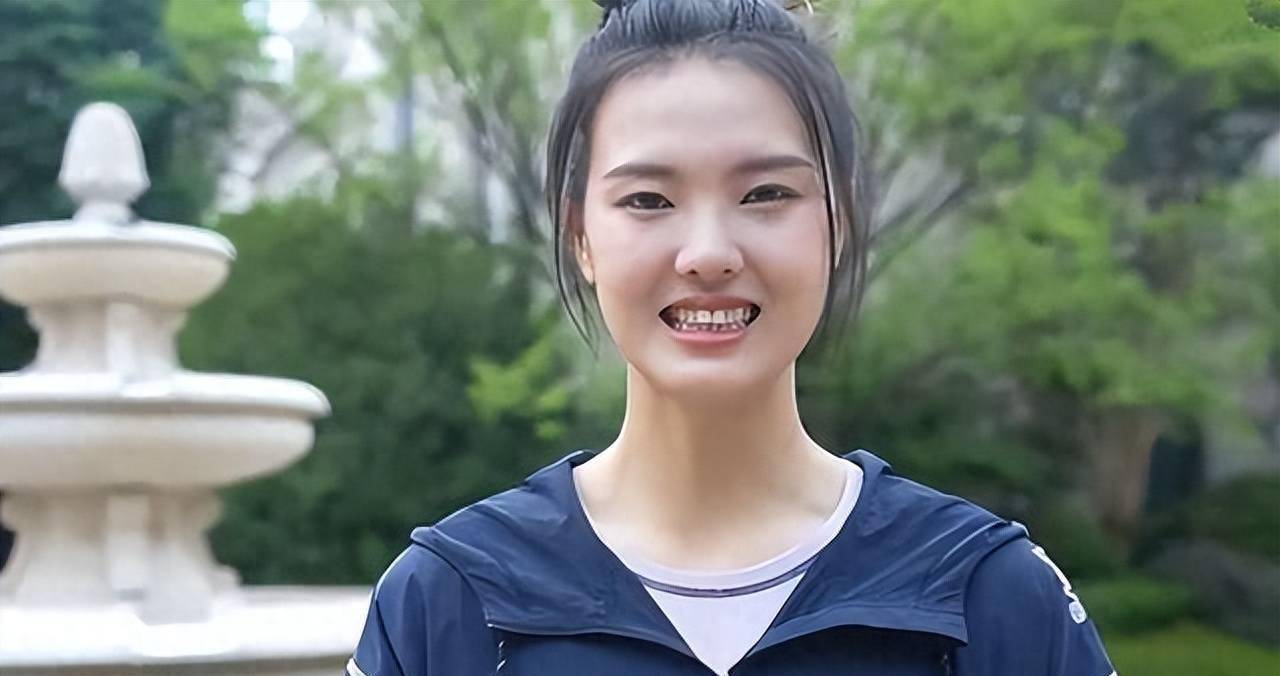 张常宁首次参加沙滩排球比赛.