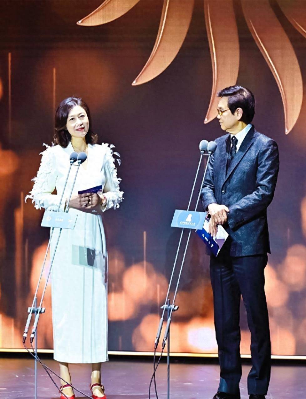 60岁吴玉芳太抗老了!