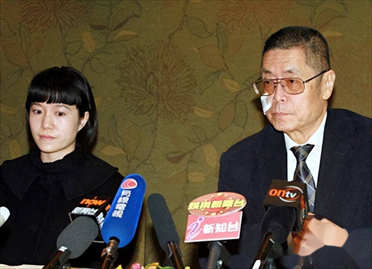 84岁钢琴家再当爸爸,小37岁娇妻容貌端庄,孩子很可爱_刘诗昆_孙颖称