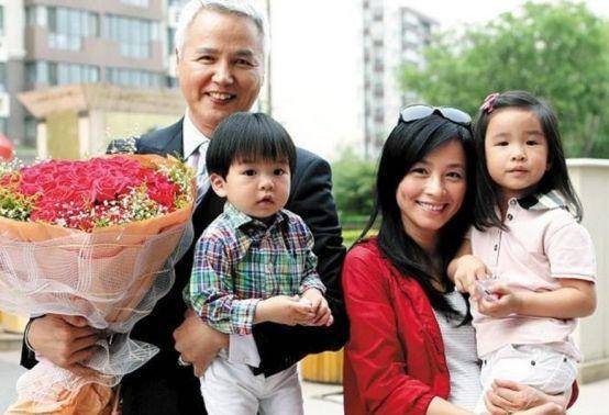 希望这次张庭和林瑞阳在复出后,能够专心致志地开展生意,避免再