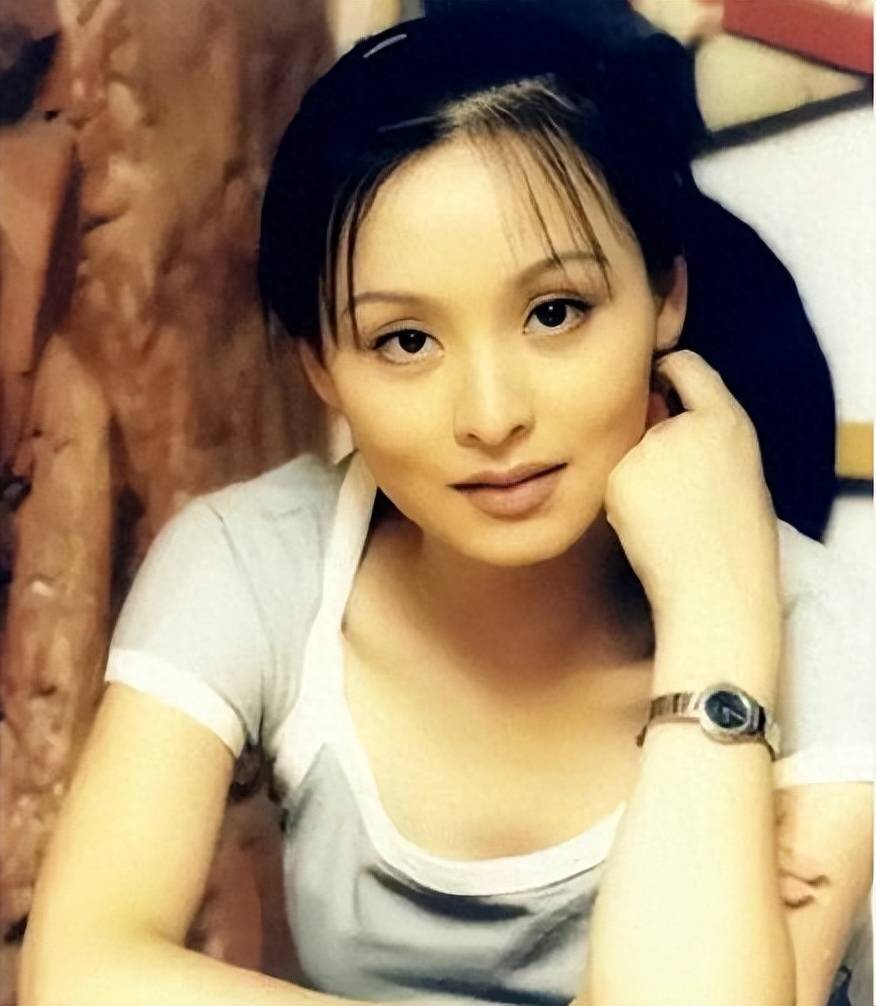 同是中戏96班八大金钗,把章子怡和胡静放在一起,差距就出来了_秦海璐