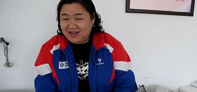 唐功红:奥运会舍命一举,为国夺冠后"七窍流血",现状让人意外_举重