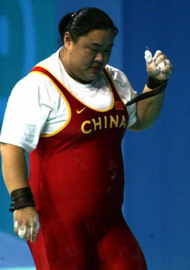 唐功红:奥运会舍命一举,为国夺冠后"七窍流血",现状让人意外_举重