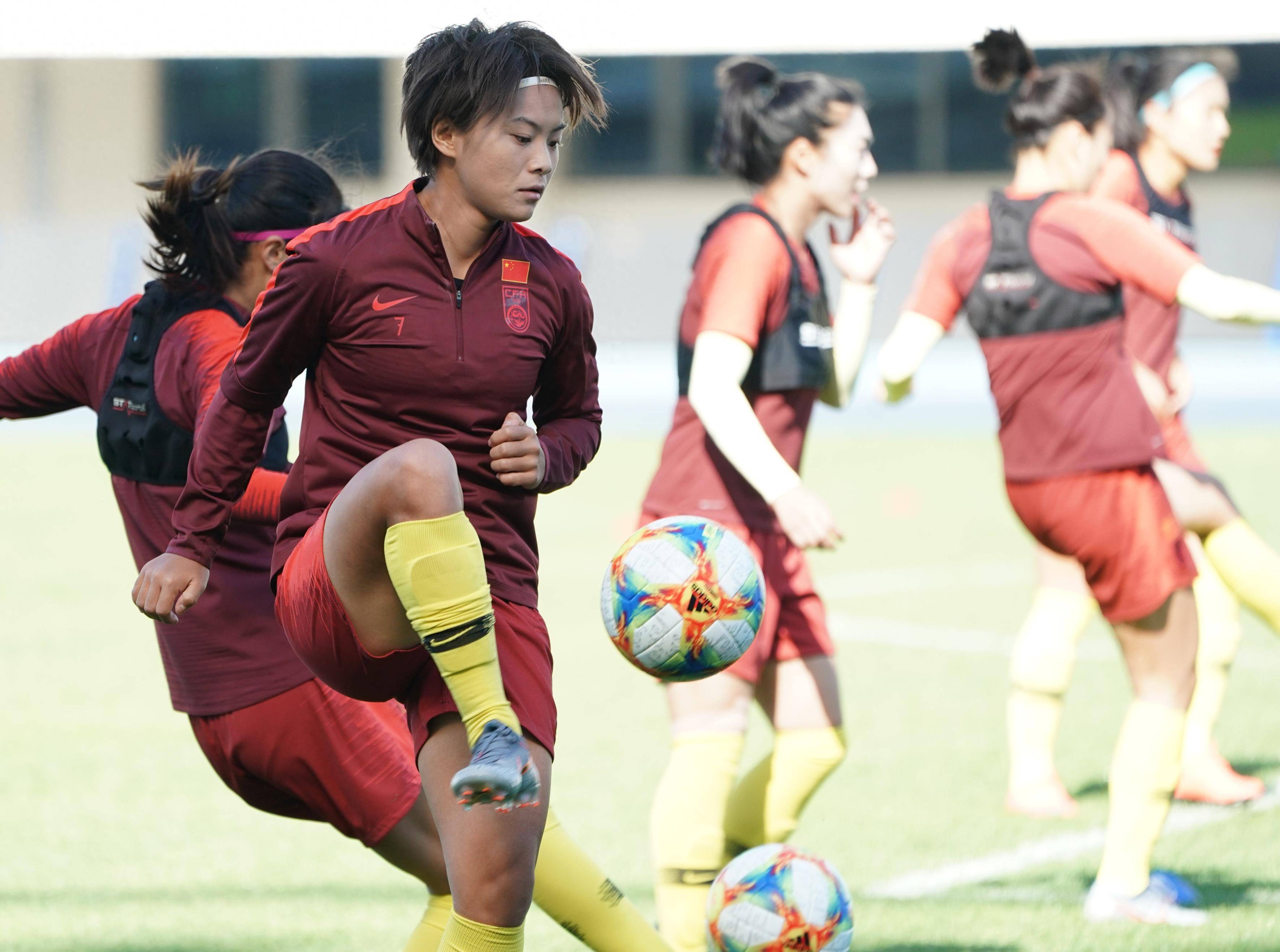 孙雯理解,水庆霞束手无措,女足领导同意_球员_奥运_比赛