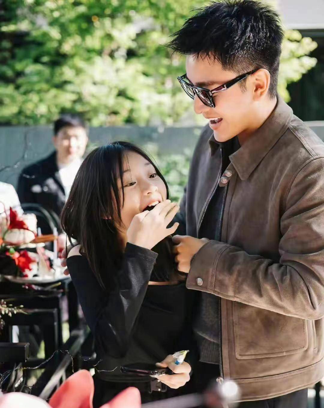 离婚之后,李小璐罕见晒与贾乃亮合照为女儿庆生_pgone_照片_生日