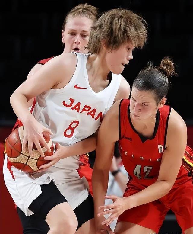 女篮叛徒李明阳:加入日籍为日而战,认日本富商做干爹并当场改名_教练