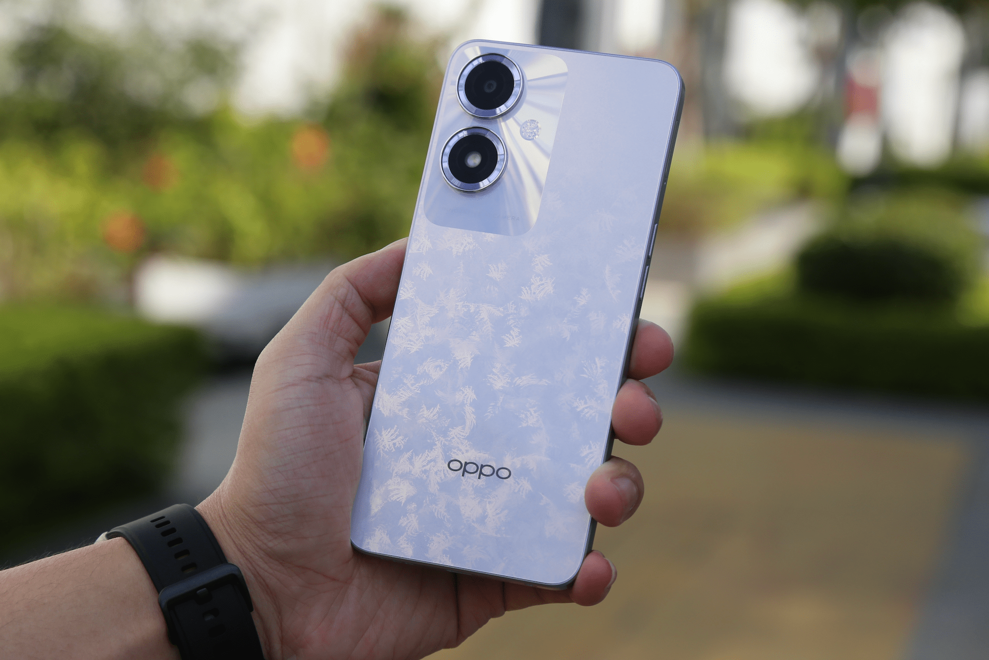 加强手机质感,配合干净利落的直板机身,oppo a2m拿捏最核心的外观设计