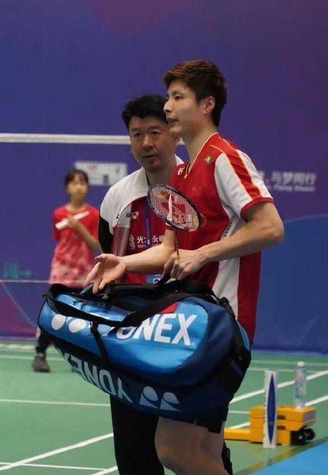 独特的默契破碎了,探寻郑思维和蔡侑玎的第三次拥抱之谜_羽毛球_赛场