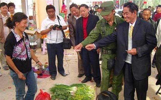 昔日缅甸果敢王彭家声近况:90高龄满头黑发,家中高挂威震缅北_时候