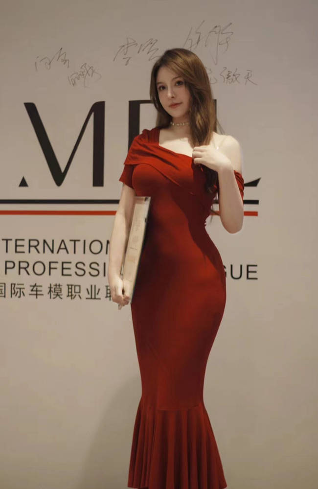 李春燕丛滢竹王湘媛张欢欢赵怡凤魏飞飞葛征世界国际小姐优秀选手:在