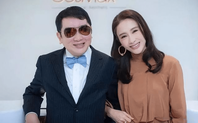 黎姿:14岁出道,因瘫痪弟弟嫁大15岁残疾丈夫,如今生活让人羡慕_许晋亨