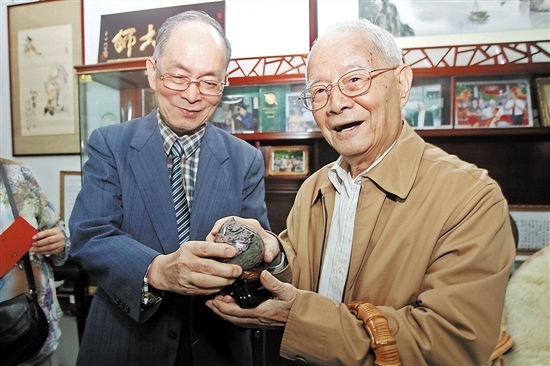 中医界国宝级大师张步桃,首倡的"生吞黑豆补肾法",曾风靡台湾_养生