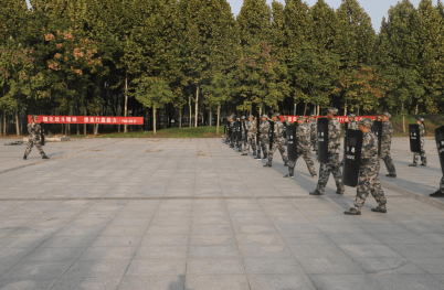 注入灵魂,用青春和热血写就绝对忠诚,绝对纯洁,绝对可靠的时代新篇"