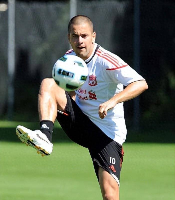 乔-科尔:哈兰德单赛季进52球会是常态;看不出曼城有啥缺点!