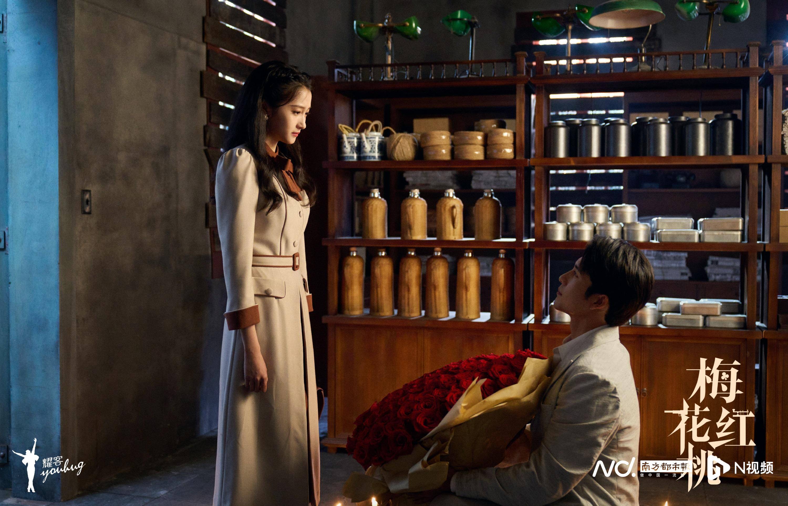 首次挑战谍战剧,关晓彤韩东君《梅花红桃》中斗智斗勇_左双桃_角色