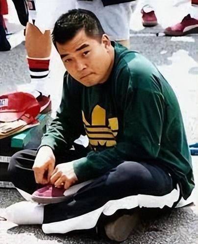 亏千万带妻儿搬离豪宅_葛民辉_电影_周星驰