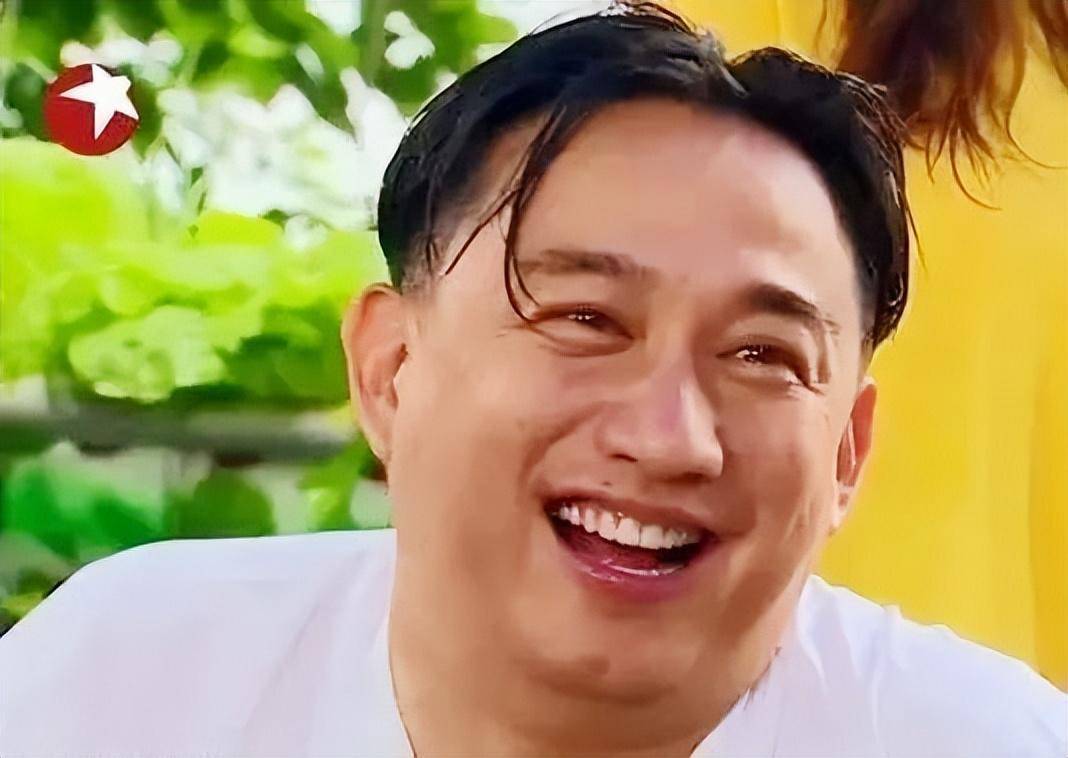 大饼脸,大肚腩,这5位中年男演员一发福,英俊帅哥秒变油腻大叔_黄磊
