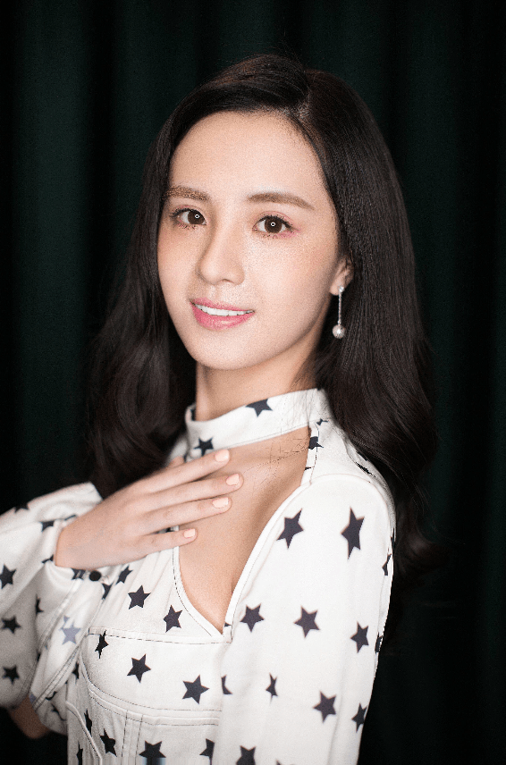 同年与曾舜晞,李昂洋,马尔辰等人组成"fresh极客少年团"出道.