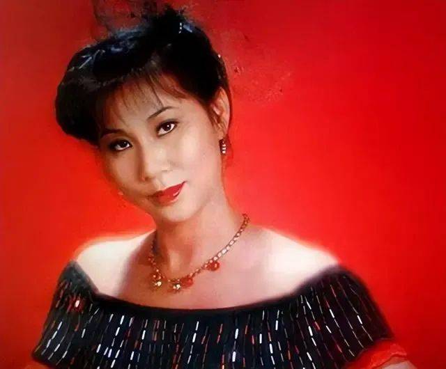 "民歌皇后"奚秀兰:丈夫为她被赶出豪门,凭借春晚爆