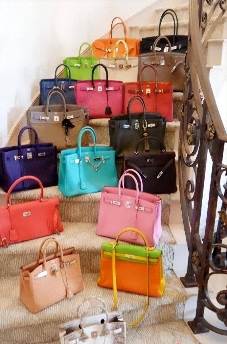 左岸潇的父母为了她的教育和未来投入了大量资金.