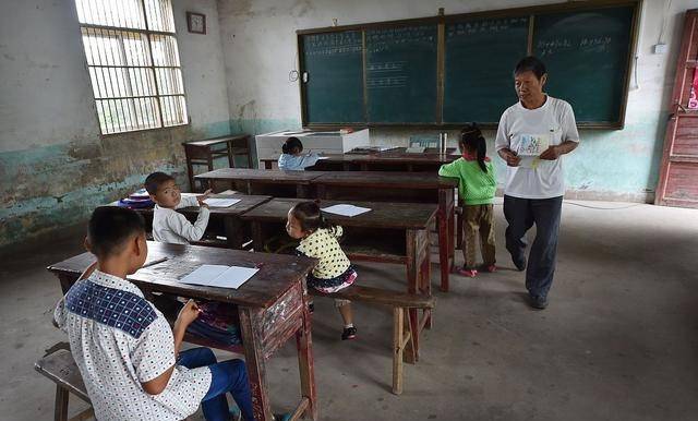 安徽宿松一乡村小学宣告停办:招生不足十人，教育成本过高