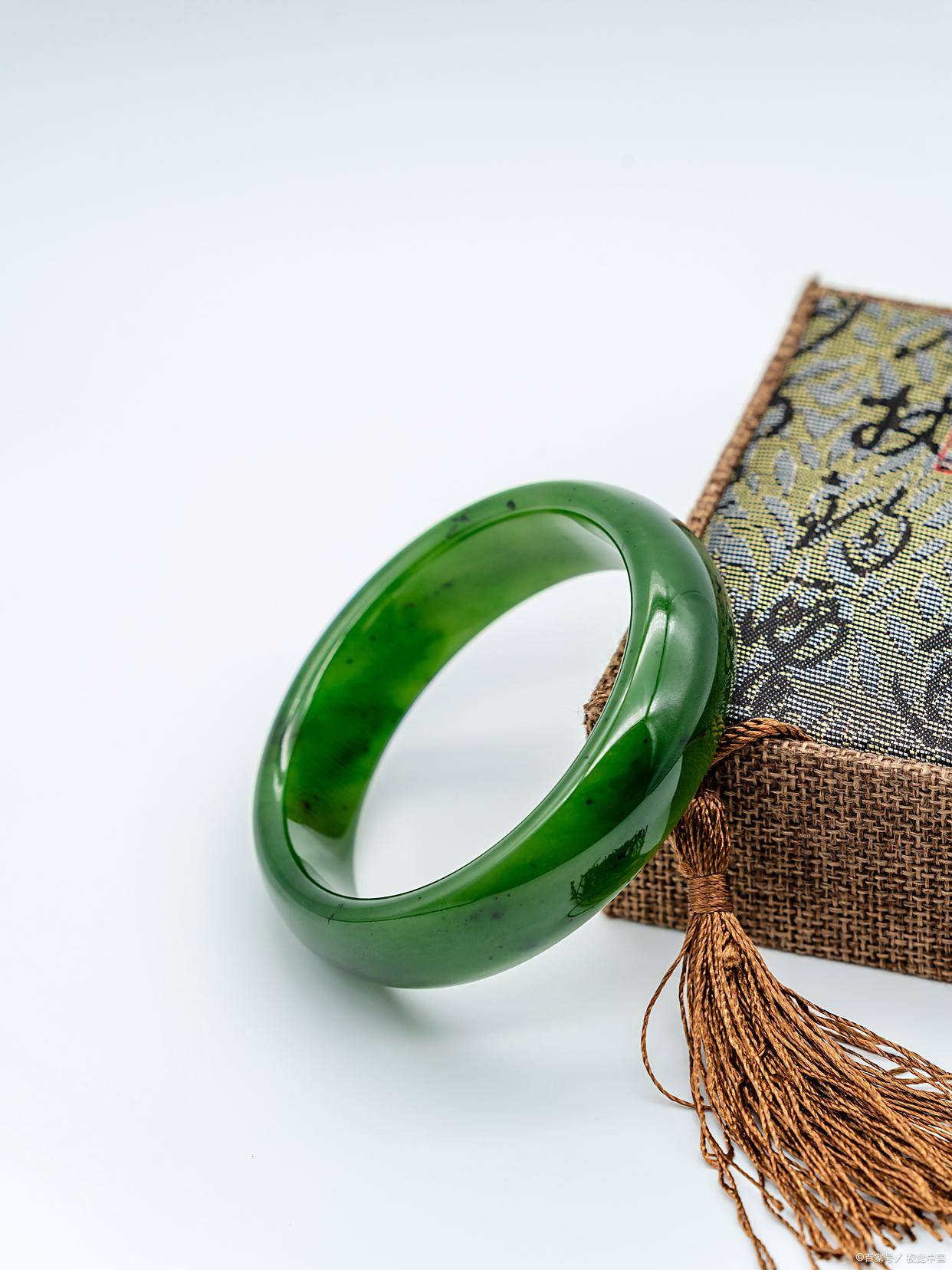 钰福莱珠宝;珠宝玉石文化:历史传承,鉴赏及潮流趋势_蓝宝石_象征