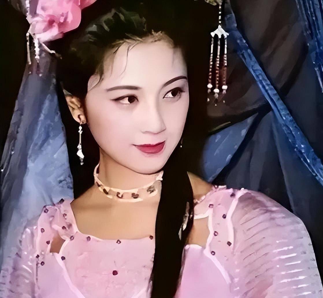 他的扮演者朱琳也凭借这位角色获得了"西方旅行最美女人"的称号