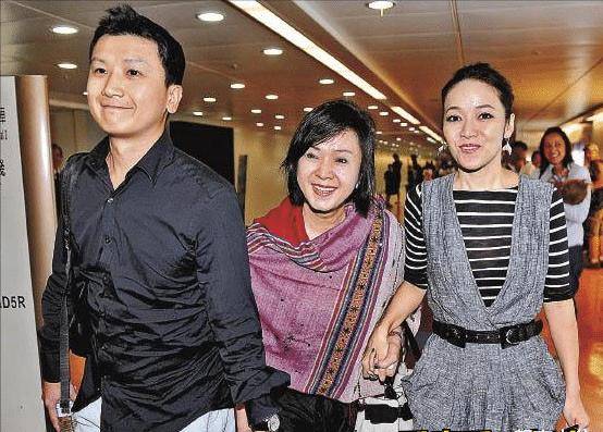 节目上,小s实在辣眼侯佩岑的弯弯眼"假笑",大呼侯佩岑你太假了_周杰伦