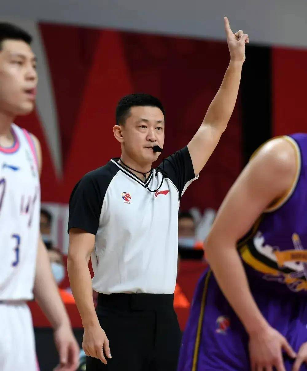 北京时间10月16日下午,我们男篮传来了广东队徐杰的最新消息!