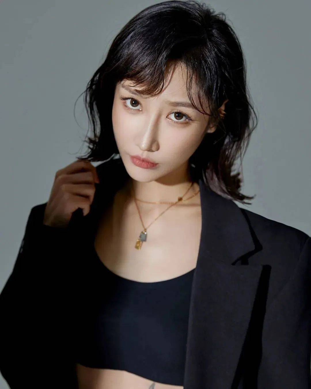 牌手故事 | 驰骋商界的美女牌手:百变天后王梦婷_麻将_竞技_行业