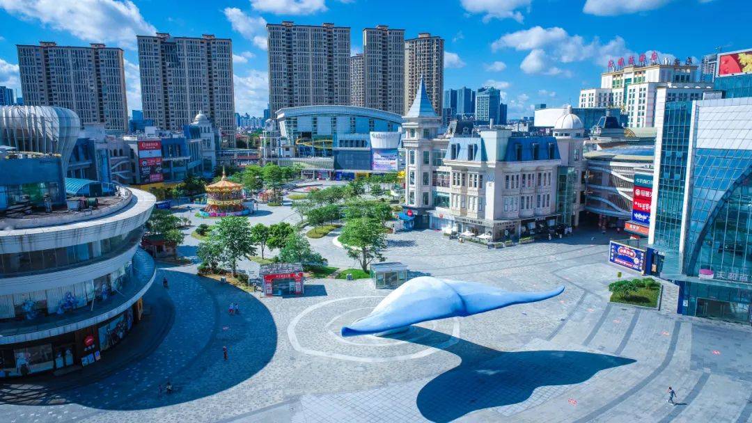 据了解,华南mall作为"巨无霸"购物中心,现有的建筑,结构,经营模式已