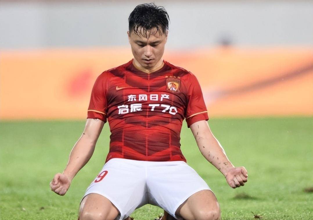 郜林首次携手国足核心正式组队亮相中国足坛,剑指冠军_彭伟国_广州_国