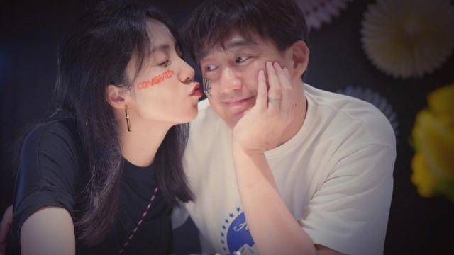 育有一儿两女的黄磊和孙莉,即便结婚多年两个人依旧甜如初恋,不得不说