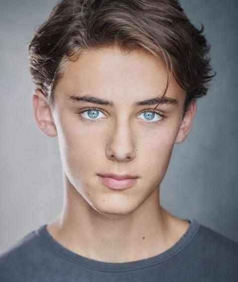 全脸无死角,穿白衬衫太撩了_威廉_眼睛_照片