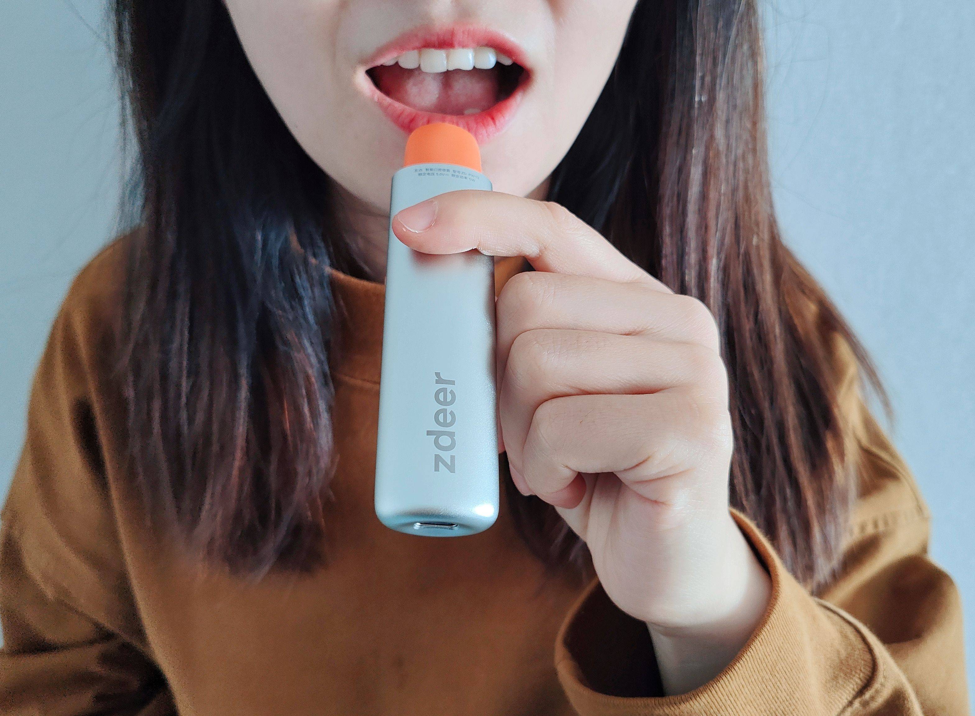 无惧口臭,时刻清新,左点智能口腔喷雾