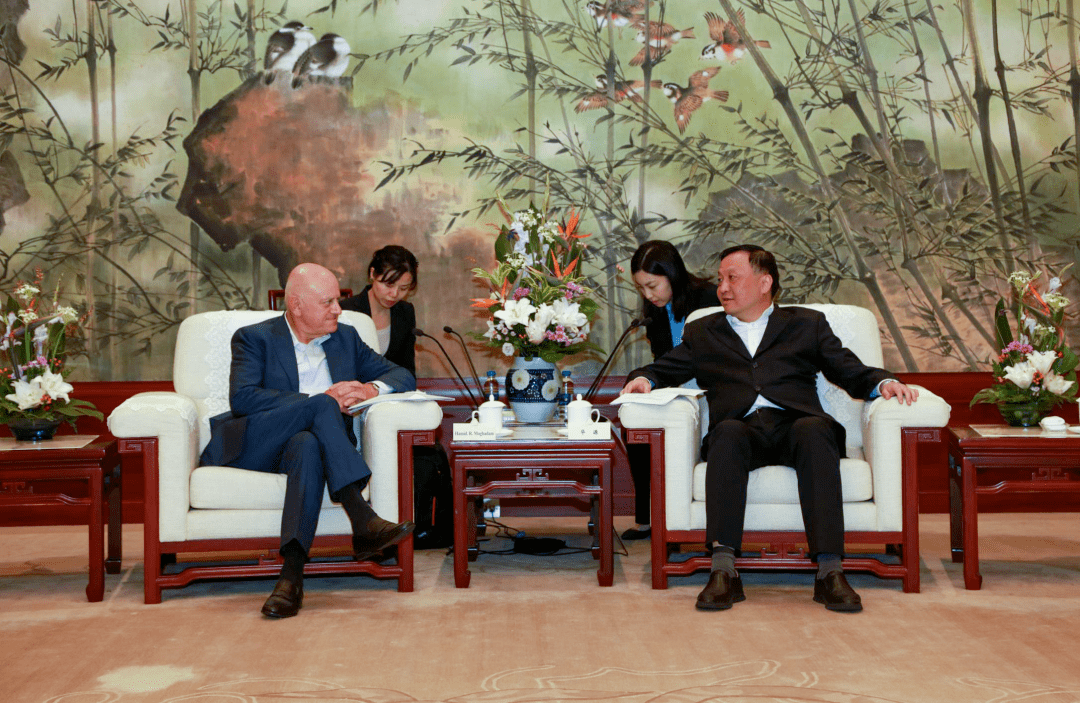 上海市副市长华源会见安博联合创始人,首席执行官何慕德一行