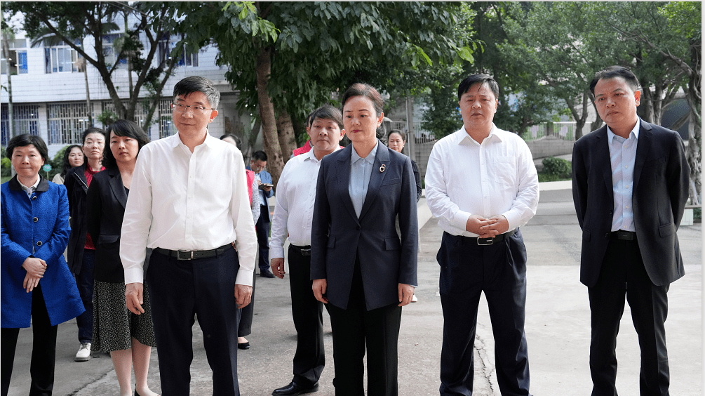 卢红考察调研永川区中山小学,重庆文理学院附属中学_活动_民革_博爱