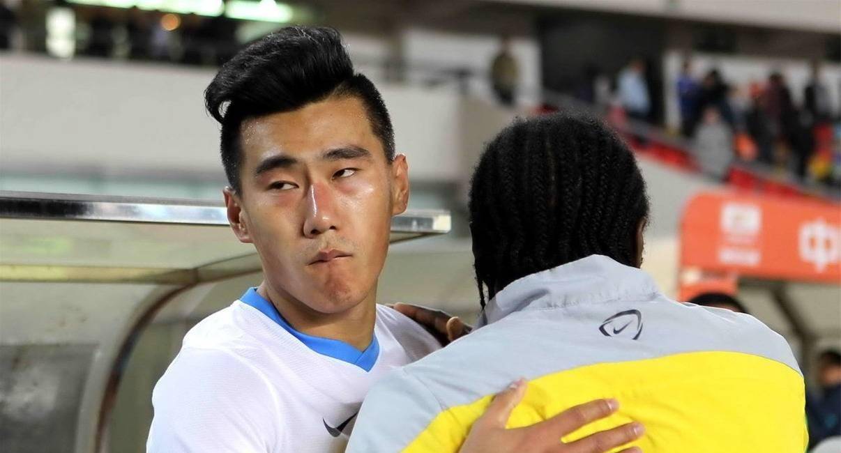 9年前今天大连阿尔滨中超降级 美女球迷落泪!